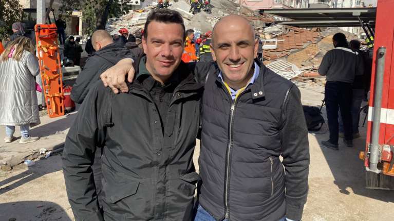 Η συγκινητική ανάρτηση για την προσφορά του Μανώλη Κωστίδη στους σεισμόπληκτους της Τουρκίας - Από δημοσιογράφο της ΕΡΤ