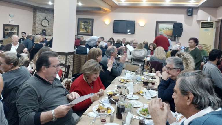 Γκάφα στον ΣΥΡΙΖΑ Αλμυρού: Μαζεύτηκαν για κοπή πίτας αλλά ξέχασαν να αγοράσουν βασιλόπιτα [Εικόνες - Βίντεο]