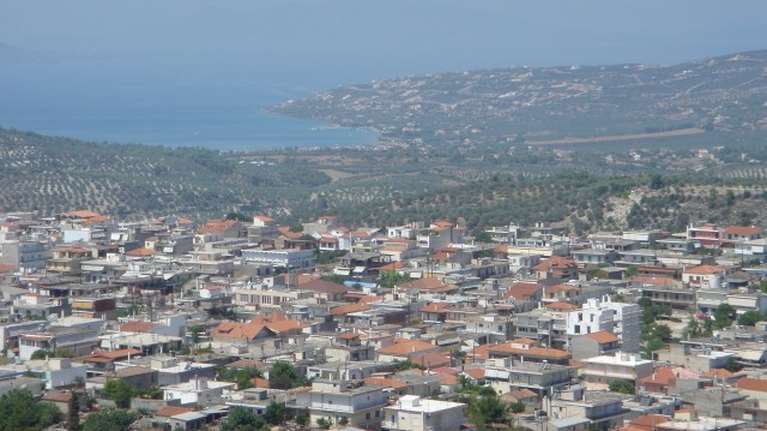 Μαλεσίνα: 12 πλέον οι νεκροί από κορονοϊό- Ο γάμος με τους 200 καλεσμένους και τα ανοιχτά καφενεία έφεραν την τραγωδία