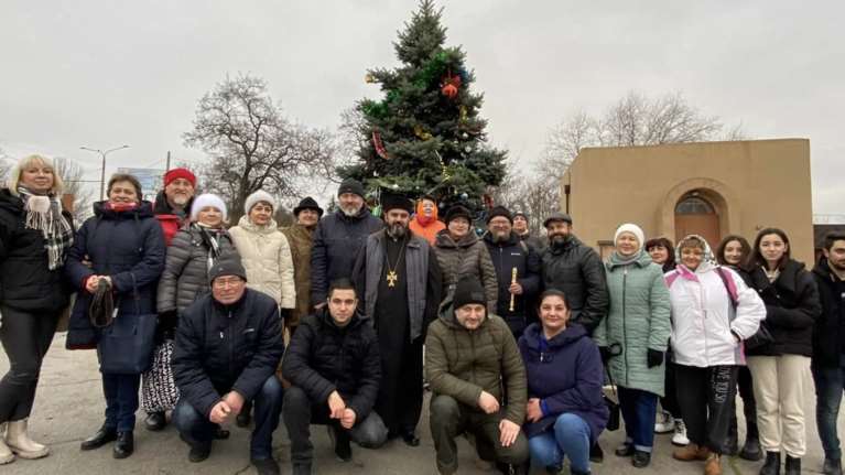 Χριστούγεννα των Ελλήνων στην εμπόλεμη Ουκρανία: &quot;Να μην φοβηθούμε τις επιδρομές των Ρώσων, να έχουμε νερό και θέρμανση&quot;