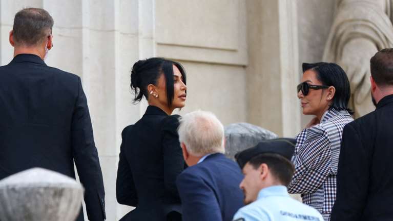 Γαλλία: Οι &quot;παππούδες ληστές&quot; της Κιμ Καρντάσιαν καταδικάστηκαν σε ποινές κάθειρξης αλλά δεν θα οδηγηθούν στη φυλακή