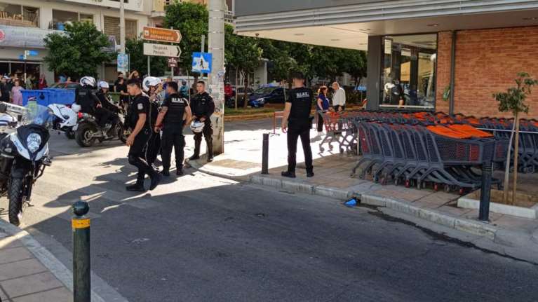 Σοκ στο Πασαλιμάνι: Ένοπλη συμπλοκή μεταξύ Κούρδων - Ένας νεκρός και ένας σοβαρά τραυματίας [εικόνες, βίντεο]
