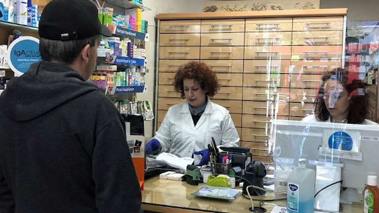 Είδος υπό εξαφάνιση το πλεξιγκλάς λόγω κορονοϊου- Ολοι τοποθετούν διαχωριστικά, ακόμα και τα ταξί