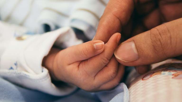 Σοκ: Πέθανε το βρέφος 37 ημερών που νοσηλευόταν διασωληνωμένο με κορονοϊό στο &quot;Αγλαΐα Κυριακού&quot;