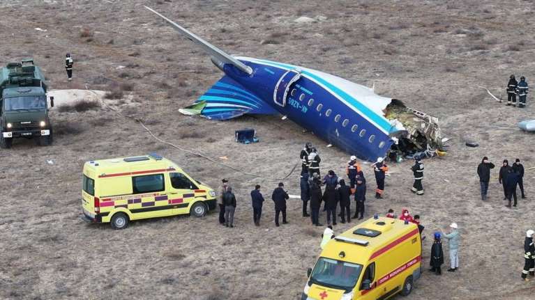 Καζακστάν: Συγκλονιστικό βίντεο από τη συντριβή αεροπλάνου της Azerbaijan Airlines