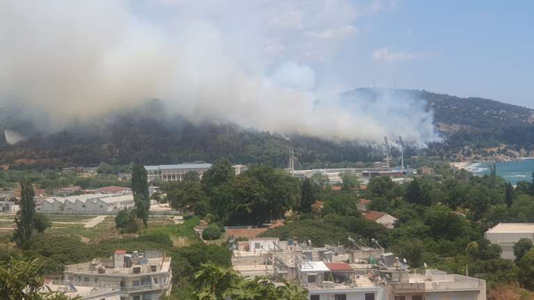 Καβάλα: Υπό έλεγχο η φωτιά που ξέσπασε στην είσοδο της πόλης -  Εντονος προβληματισμός και ανησυχία για τις αναζωπυρώσεις