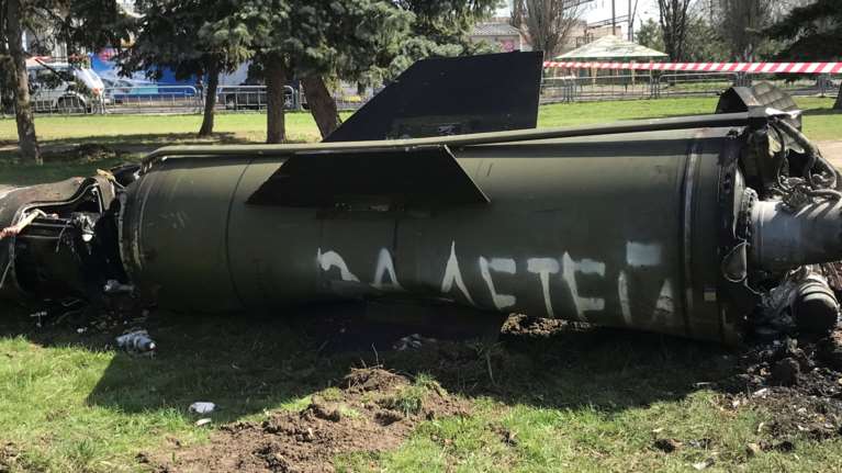 Φονική επίθεση με 50 νεκρoύς στο Κραματόρσκ: Ρωσικός ο πύραυλος, εκτιμούν οι ΗΠΑ - Τι λένε Βρετανοί αναλυτές