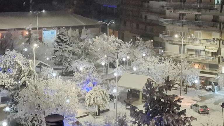 Ντύθηκε στα &quot;λευκά&quot; η Βόρεια Ελλάδα: Εντυπωσιακές εικόνες από Φλώρινα, Κοζάνη και Πτολεμαΐδα - Προβλήματα στην Ήπειρο