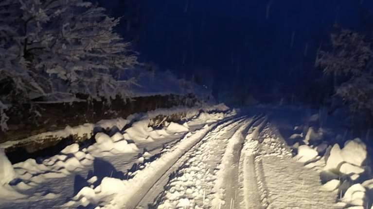 Κακοκαιρία &quot;Διομήδης&quot;: Δύσκολη νύχτα για Μακεδονία και Κεντρική Ελλάδα - Χιόνια, βροχές και πολικές θερμοκρασίες [Εικόνες - Βίντεο]