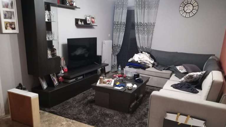 Καλλιθέα: Έτσι άφησαν το σπίτι της 30χρονης οι διαρρήκτες - Τη χτύπησαν στο κεφάλι με τηγάνι [Εικόνες]