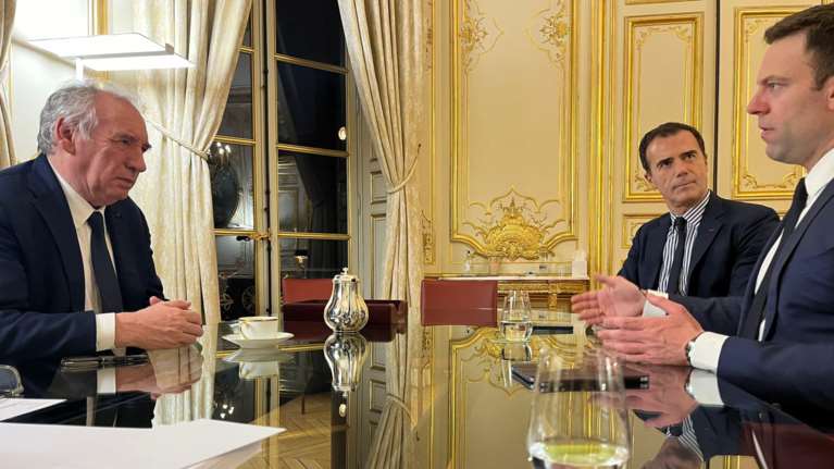 Στο Παρίσι ο Στέφανος Κασσελάκης: Η συνάντηση με τον Γάλλο πρωθυπουργό, Φρανσουά Μπαϊρού