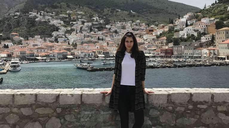 Τραγωδία στο Πολεμικό Ναυτικό: Σπαραγμός για τον ξαφνικό θάνατο της 19χρονης - Ράκος οι γονείς και ο αδερφός της Θάλειας