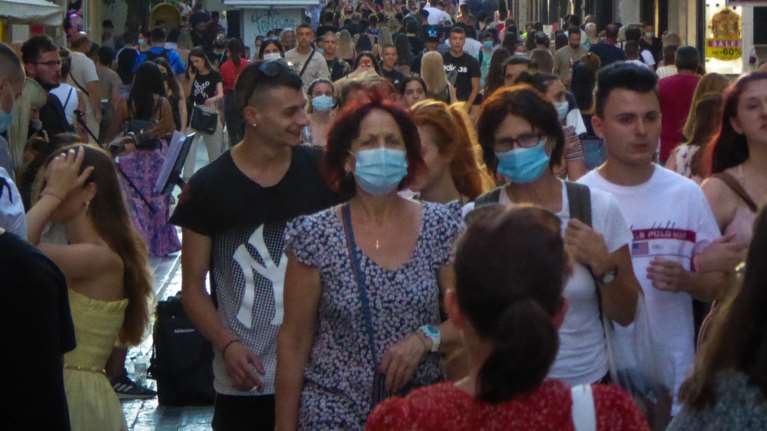 Κορονοϊός: Φοβίζουν η αύξηση νοσηλειών και οι ανεμβολίαστοι 30 έως 50 ετών - Οι 4 περιοχές με το υψηλότερο ιικό φορτίο