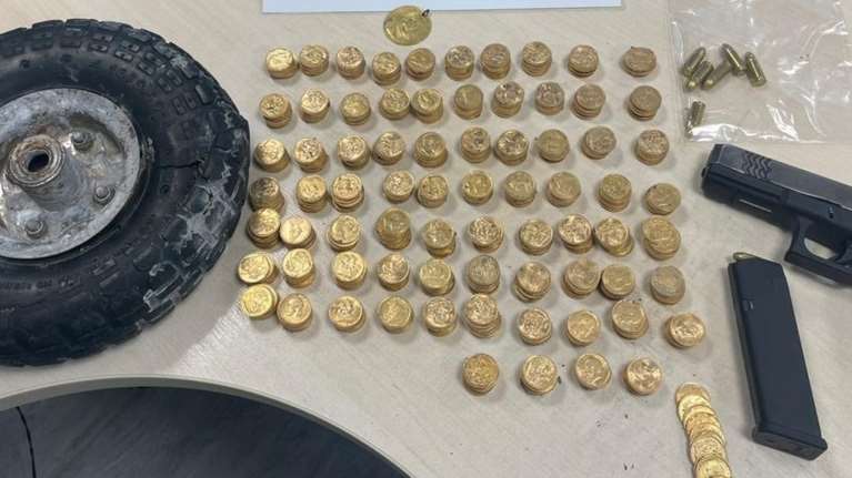 Όπλα και χρυσές λίρες σε καταυλισμό Ρομά στη Φυλή – Μεγάλη επιχείρηση της ΕΛΑΣ [εικόνες - βίντεο]