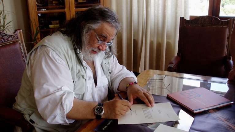 Συγκίνηση σε όλο τον πλανήτη για τον θάνατο του συνθέτη Βαγγέλη Παπαθανασίου - Είχε γράψει και το θρυλικό σήμα της ΕΡΤ [βίντεο]