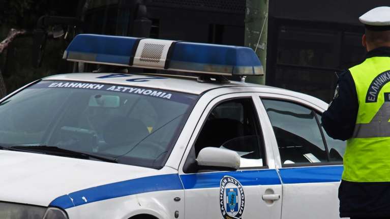 Φρίκη στα Γιάννενα: Εκρυψε το πτώμα της θείας του σε μπαούλο για να παίρνει τη σύνταξή της