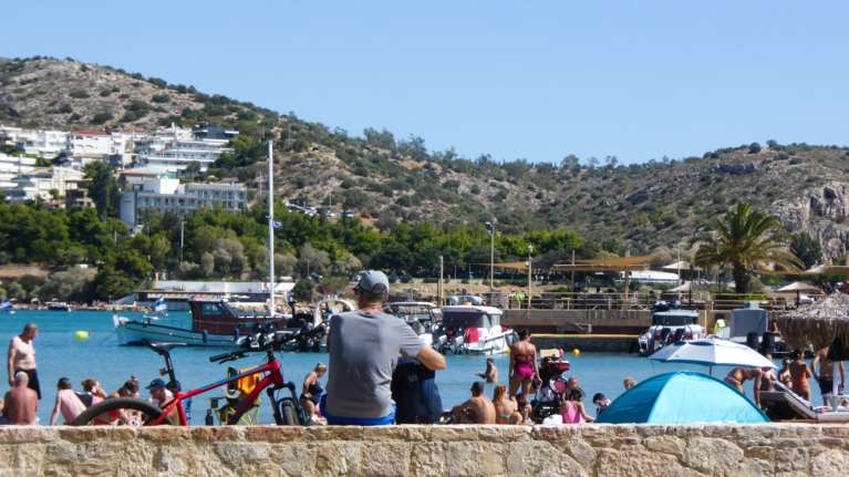 Κοινωνικός Τουρισμός: Ξεκινούν οι αιτήσεις για 300.000 επιταγές, έναν μήνα νωρίτερα - Ποιοι είναι οι δικαιούχοι