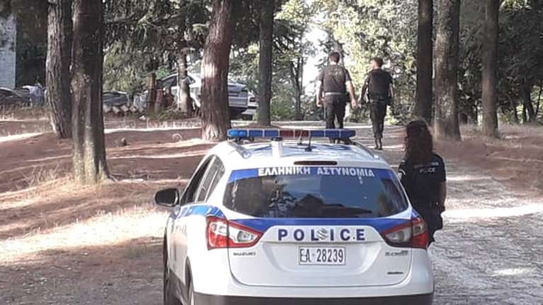 Ανατροπή στα Τρίκαλα: 16χρονη μαθήτρια η νεκρή που βρέθηκε έξω από εκκλησάκι [βίντεο]