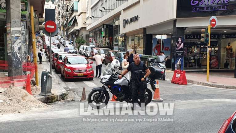 Σοκ στη Λαμία: 41χρονος κρεμάστηκε από το μπαλκόνι του σπιτιού του  [Εικόνες - Βίντεο]
