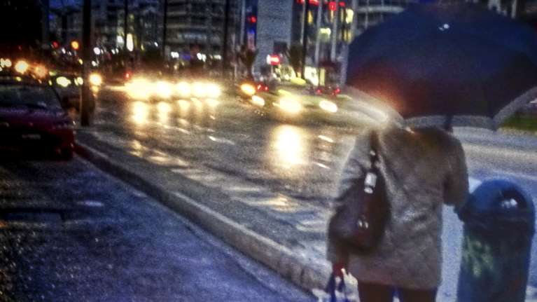 Άρχισε την επέλασή της η κακοκαιρία: Καταιγίδες, χαλάζι και χιόνια - Πότε θα χτυπήσει την Αθήνα και τη Θεσσαλονίκη [Live]