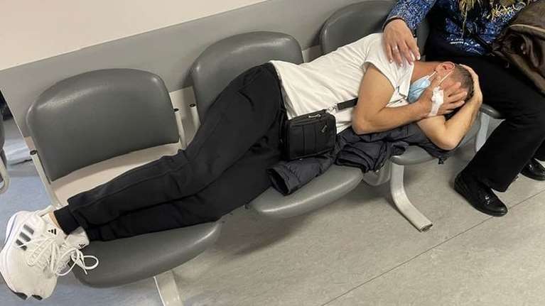 Αντιδράσεις για τη φωτογραφία στο Θεαγένειο με ασθενή ξαπλωμένο σε καρέκλες αντί για κρεβάτι - ΕΔΕ διέταξε ο Γεωργιάδης