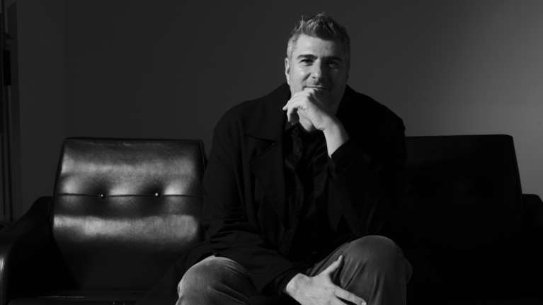 Ο Νίκος Μωραΐτης μιλάει στο TheTOC και προτρέπει τον Στέφανο Κασσελάκη:  &quot;Φωτιά στα χάρτινα&quot;