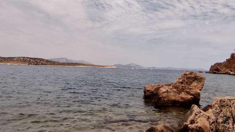 Τραγωδία στο Καβούρι: 6χρονο αγόρι πνίγηκε στη θάλασσα - Συνελήφθησαν οι γονείς του