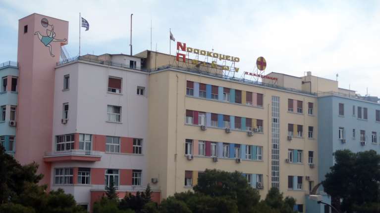 Μέγαρα: Νέο χειρουργείο για τον 4χρονο που ξυλοκοπήθηκε άγρια- Ανθρωποκυνηγητό για τον άφαντο δράστη