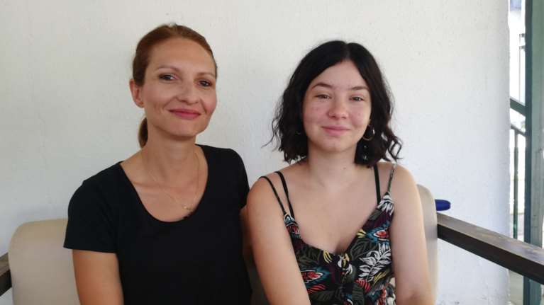 Βάσεις 2020 - Η δύναμη της θέλησης: Πολύτεκνη μητέρα και κόρη πέρασαν μαζί στο πανεπιστήμιο