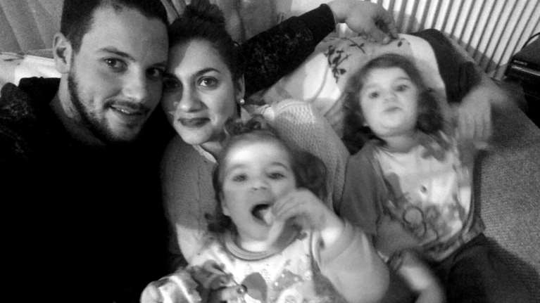 Θάνατος τριών παιδιών στην Πάτρα - Ξεσπά η αδερφή της μητέρας: &#39;&#39;Βάζω το χέρι μου στη φωτιά για την αδερφή μου&#39;&#39; [Βίντεο]