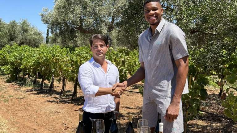 Αυτή είναι η νέα επένδυση της οικογένειας Αντετοκούνμπο - Πήραν το 10% των Ελληνικών Οινοποιείων