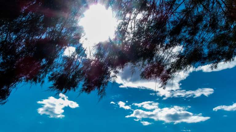 Καιρός: Τελειώνει η κακοκαιρία, από Δευτέρα καλοκαίρι - Οι περιοχές που έριξε το περισσότερο νερό