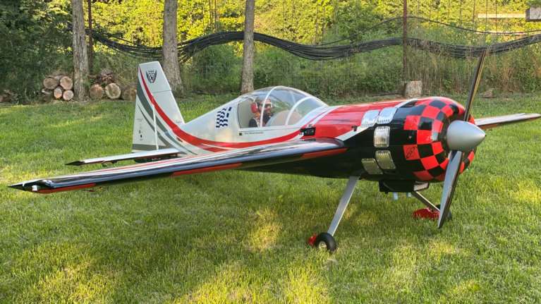 Θεσσαλονίκη: Έτοιμο να πετάξει το μεγαλύτερο ακροβατικό τηλεκατευθυνόμενο αεροσκάφος [εικόνες]