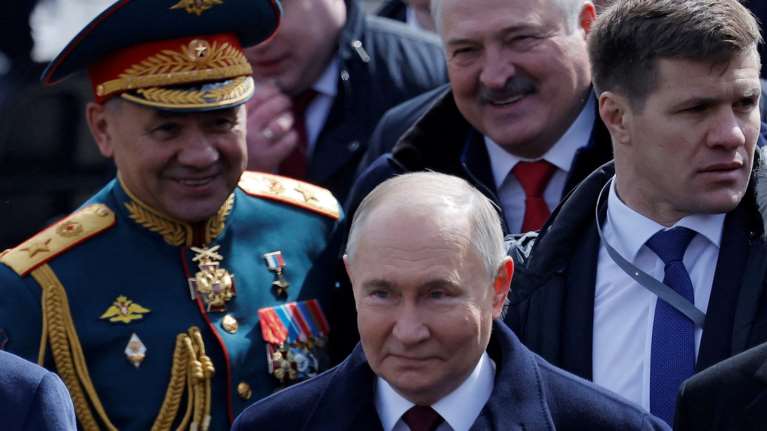 Ο Πούτιν συνεχίζει τις εκκαθαρίσεις: Συνελήφθη αντιστράτηγος, μία μέρα μετά την αντικατάσταση Σοϊγκού