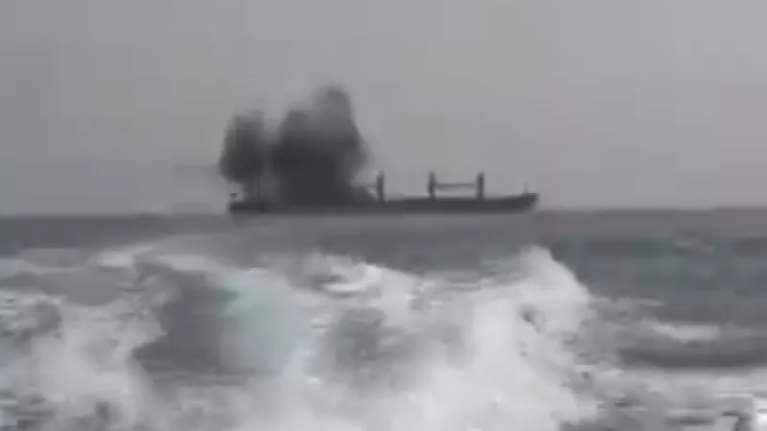 Βίντεο ντοκουμέντο: Η στιγμή που οι Χούθι επιτίθενται στο ελληνόκτητο πλοίο Magic Seas