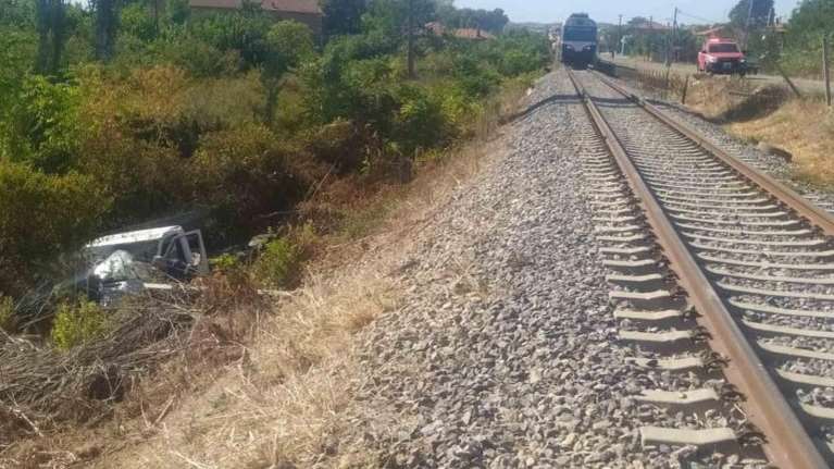 Σουφλί: Τρένο παρέσυρε όχημα σε διάβαση - Πληροφορίες για δύο τραυματίες