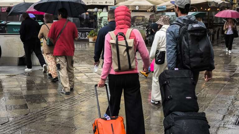 Ο καιρός σήμερα: Συννεφιά με βροχές σε πολλές περιοχές – Πού θα έχει καταιγίδες