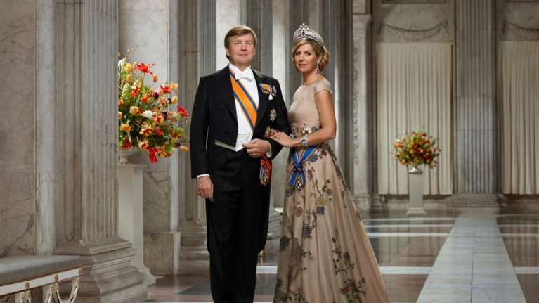 Η ξυπόλητη Βασίλισσα: Η απροσδόκητη εμφάνιση της Μάξιμα στο παλάτι χωρίς παπούτσια