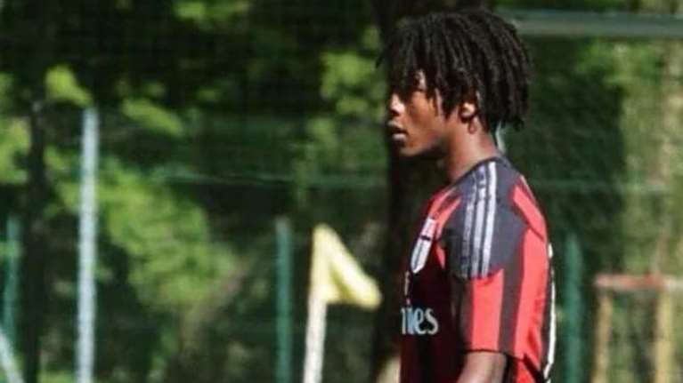 Συγκλονίζει την Ιταλία η αυτοκτονία ενός 20χρονου παίκτη της Μίλαν - &quot;Είμαι μαύρος και ο κόσμος με κοιτάζει απαξιωτικά&quot;