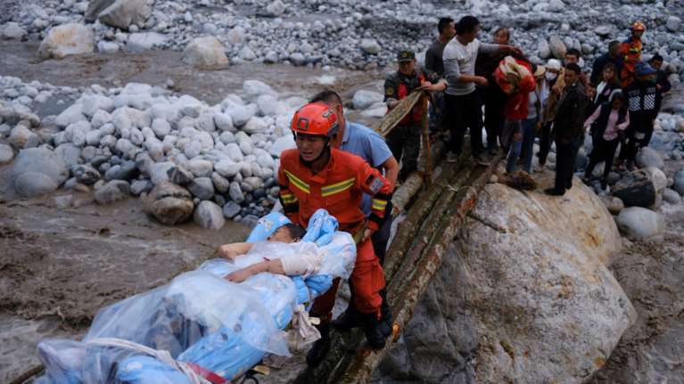Κίνα: Τουλάχιστον 65 νεκροί από τον σεισμό στην επαρχία Σετσουάν