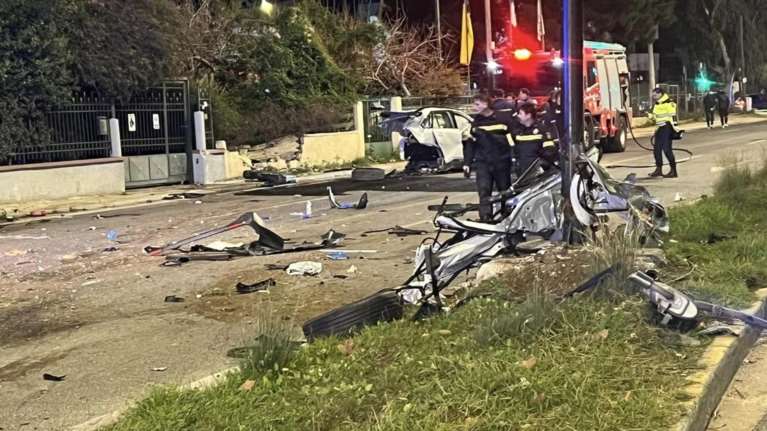 Τροχαίο στη Βουλιαγμένης: Θρήνος για τα δύο 19χρονα παιδιά που σκοτώθηκαν στην άσφαλτο - &quot;Είχε πιάσει τα 180 χλμ. την ώρα&quot;