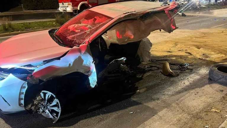 Εικόνες από το φονικό τροχαίο στη Βουλιαγμένης - Στο ίδιο σημείο σκοτώθηκαν ο Mad Clip και ο Τζώρτζης Μονογιός