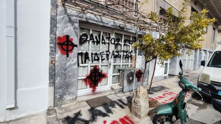 Εξελίξεις στον Κολωνό: Τουλάχιστον άλλα 10-15 άτομα &quot;δείχνει&quot; η 12χρονη - Τι κατέθεσε στις αρχές