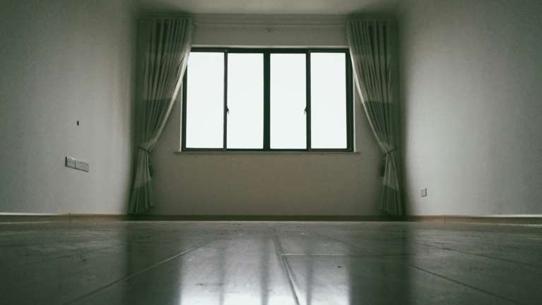 Σχεδόν τα μισά προς πώληση ακίνητα είναι γερασμένα - Οι ιδιοκτήτες ζητούν ό,τι τιμές... θέλουν