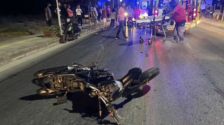 Ρόδος: Μηχανή παρέσυρε τρεις πεζούς - Μάχη για να κρατηθεί στη ζωή δίνει μια γυναίκα [εικόνες]