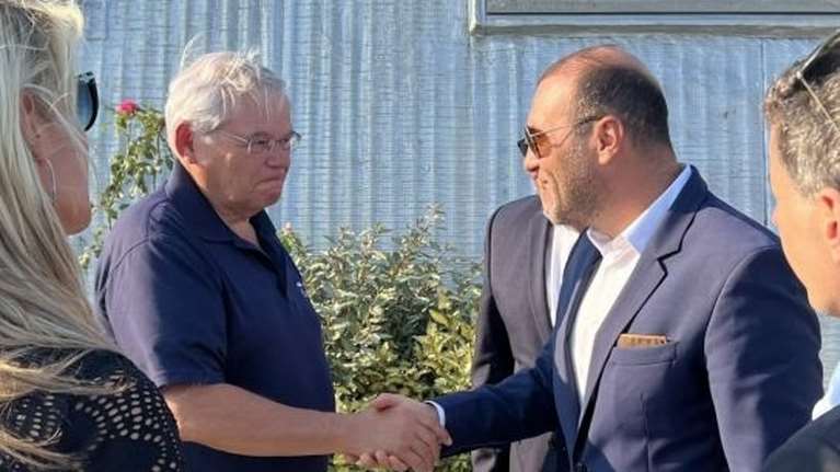 Στην Ελλάδα ο Μενέντεζ μετά το χαστούκι στην Τουρκία για τους S-400: Επίσκεψη σε Αλεξανδρούπολη και Σπέτσες