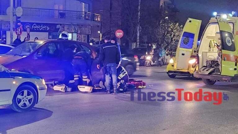 Θεσσαλονίκη: Οδηγός έχασε τις αισθήσεις του και τράκαρε – Mεταφέρθηκε στο νοσοκομείο [εικόνες]