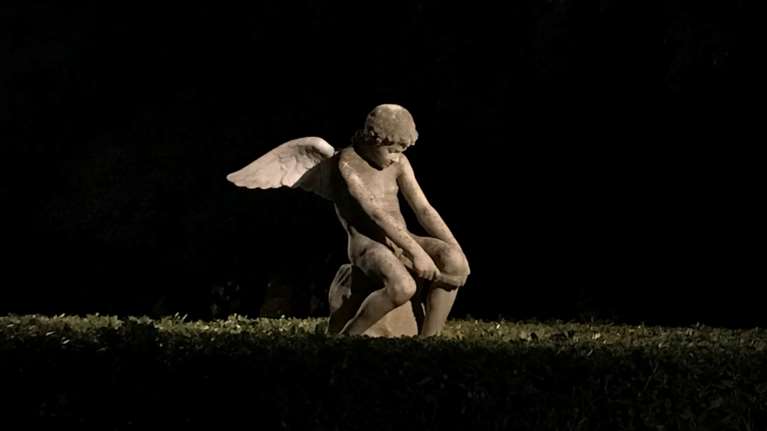 Τα 23 αγάλματα του Ζαππείου φωτίζονται ξανά από την Ελευθερία Ντεκώ - Η ιστορία τους [εικόνες]