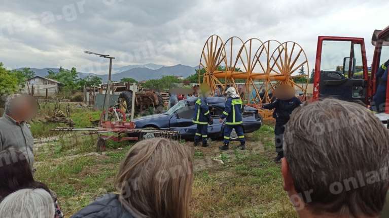 Θανατηφόρο τροχαίο στη Λάρισα: Νεκρός ένας ηλικιωμένος, χαροπαλεύει η σύζυγός του [εικόνες - βίντεο]
