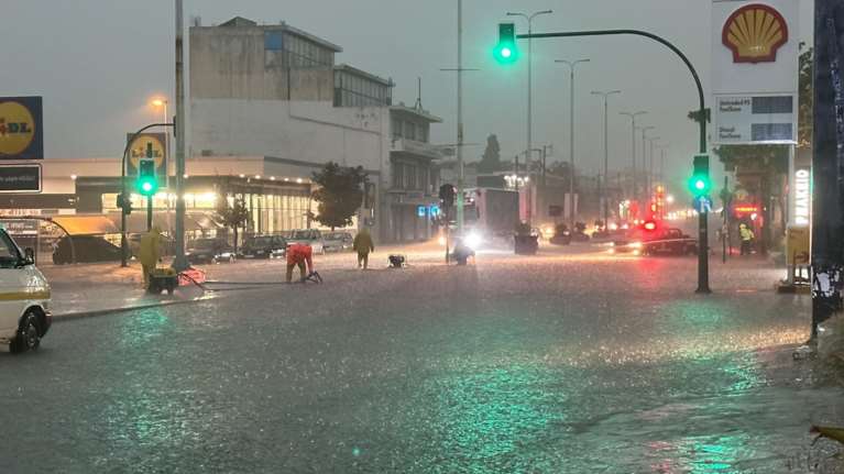 Μήνυμα του 112 σε Πιερία, Θεσσαλία, Σποράδες, Εύβοια και Φθιώτιδα: &quot;Περιορίστε τις μετακινήσεις σας&quot;